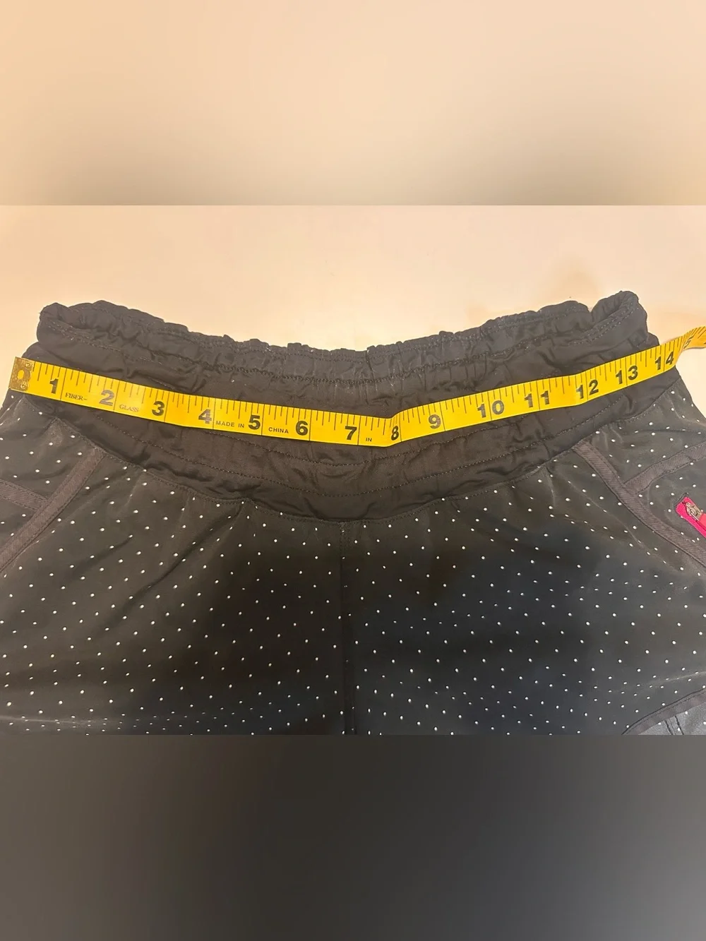 Retro Lululemon Tracker Short II 4” Sweet Spot Black Angel Wing Polka Dot Size 6